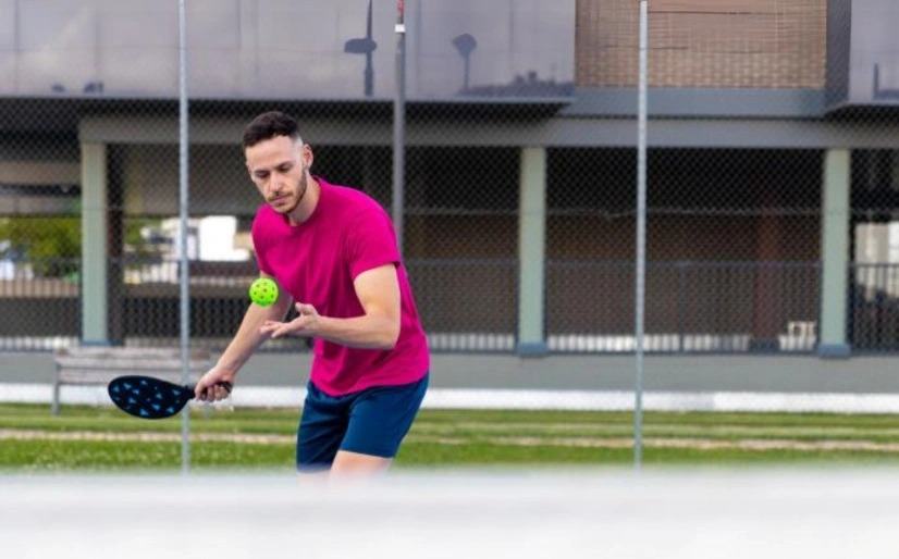 Thi đấu Pickleball – Lưu ý quan trọng về thứ tự giao bóng và chỗ đứng