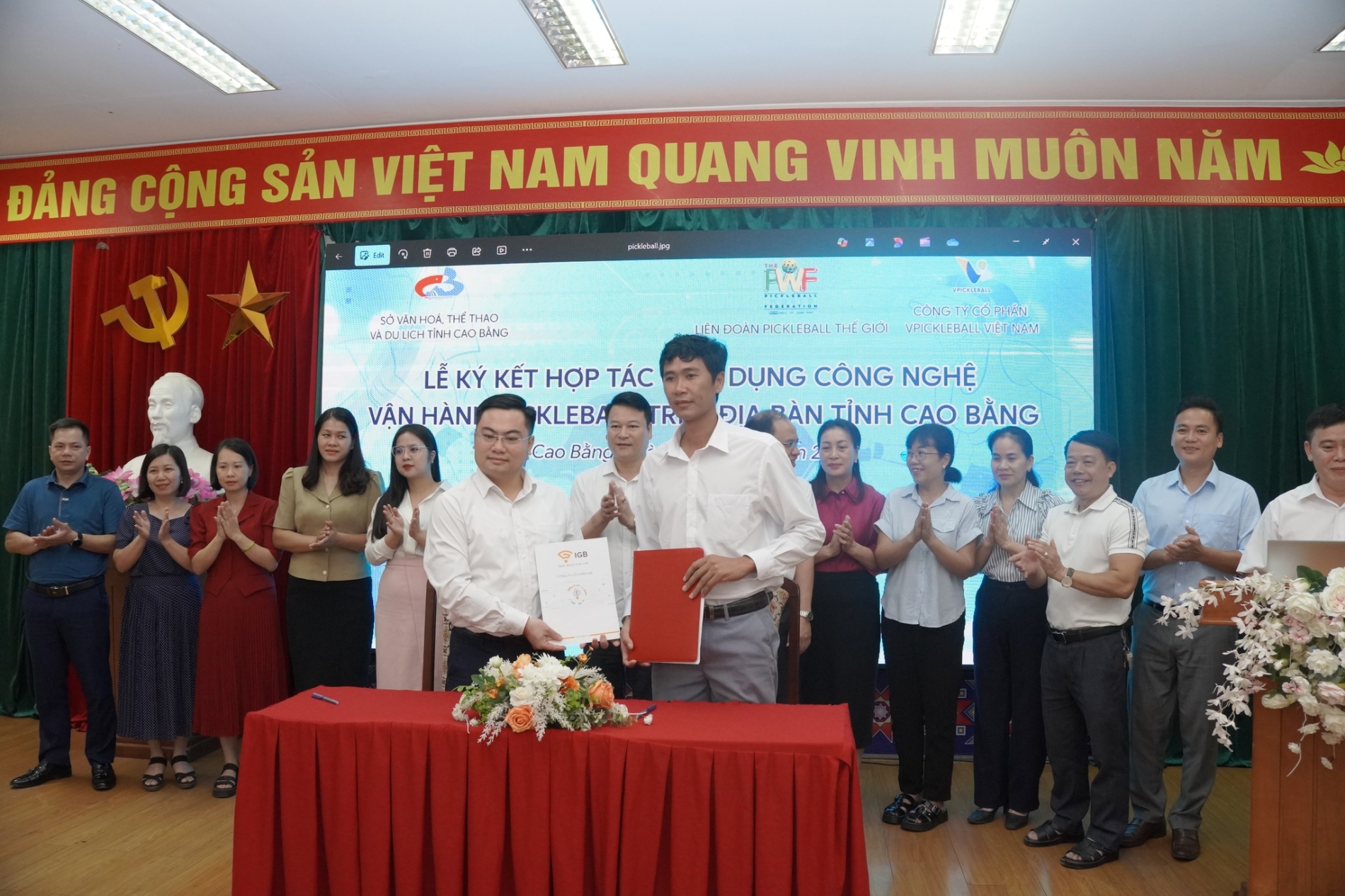 Lễ ký kết diễn ra thành công tốt đẹp