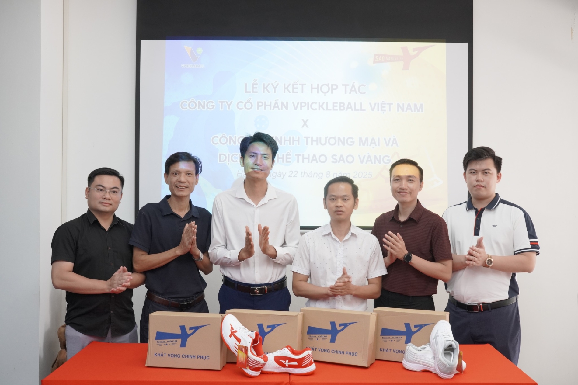Hiện cộng đồng picklebal có thể tìm mua sản phẩm thể thao chính hãng trên shop Vpickleball